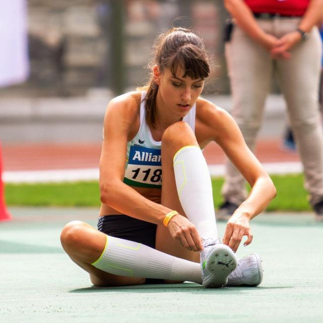 开云体育下载入口-跳高赛场颜值内卷，以后长得不好看都不敢跳高了…