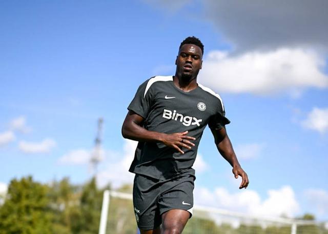 巴迪亚西勒：罗塞尼尔告诉我们要享受踢球；目标是赢得奖杯