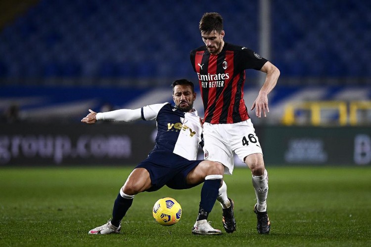 开云体育下载-意媒：加比亚、菲尔克鲁格和希门尼斯在假期进行加练